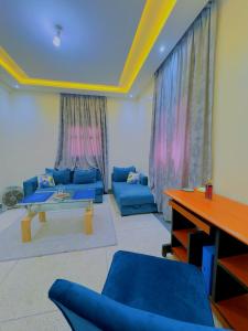 Quiet Central Home Near Beach - High Speed WiFi, Free Parking & Private Entry