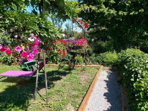 Maisons de vacances Charming two bedroom gite with beautiful gardens : photos des chambres