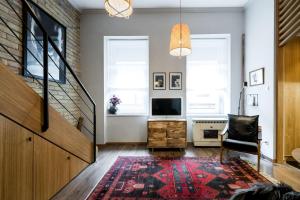 Warm and cozy hideaway in the heart of the city