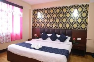 Hill top hotel - Tādong