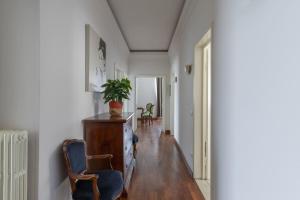 Family large apartment in Florence