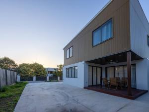 Brand New 5B Luxury Modern Dream House at Rochedale