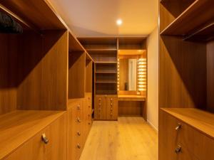 Brand New 5B Luxury Modern Dream House at Rochedale