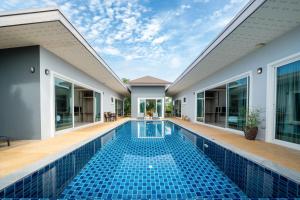 Gray pool villa phuket
