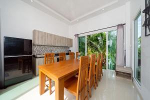 Gray pool villa phuket