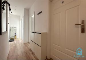 Batory Room - Peaceful Retreat, 10 Minutes to Gdańsk Old Town & Seaside