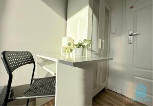 Lambert Room - Peaceful Retreat, 10 Minutes to Gdańsk Old Town & Seaside