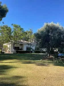 Chalet con piscina y jardín rodeado de naturaleza - Segorbe