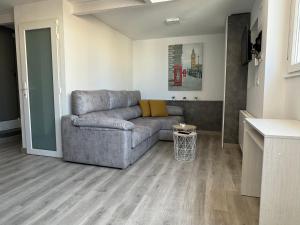 Estudio con terraza y vistas en el centro