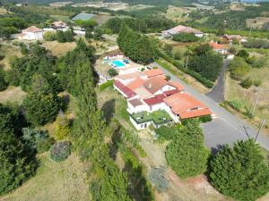 Hotels Logis des Cretes de Pignols : photos des chambres
