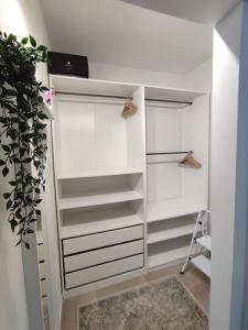 Casa ElaBon - Rozzano Vicino Humanitas, IEO, Forum Assago, Duomo