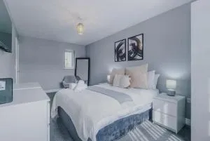 Lux 3 Bed 10 mins from Centre - Parking & Netflix - 阿什顿下安林恩