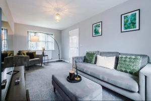 Lux 3 Bed 10 mins from Centre - Parking & Netflix