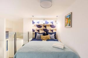 NEW! Central Location Flat by the Synagogue