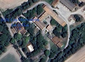 Gîte les Mercieres la Villa, au coeur de lOccitanie et du pays Cathare, maison de campagne laurag-aise, grands espaces, oasis de nature, convivialité, détente, 6 Chambres piscine chauffée, terrain de pétanque, Wifi, piano, billard, cheminée pou