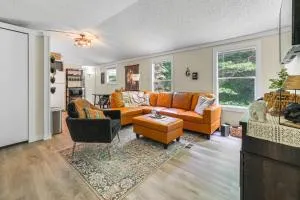 Peaceful Brookside Getaway about 10 Mi to Okemo Slopes! - Andover