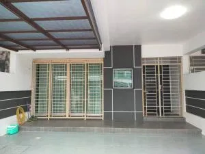 Dhiyaa's Homestay, Belleza - Kampong Tanah Merah