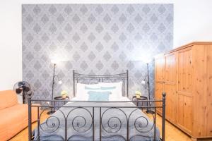 Central Comfy Large Apartment