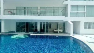 B14 Pool Access partial Seaview 2brs 1 bath Karon - Ka Rorn