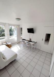 Appartements Idealement situe pour tous II : Appartement 2 Chambres