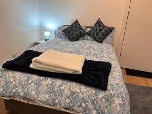 HIVESTAYS Free Wi-Fi, Smart TV, Parking, Tea &Coffee - Brigstock