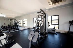 Zuriel Spaces 2 bedrooms 2 bathrooms Luxurious Modern Apartment