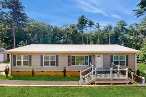 291 Midland Dr - Toccoa