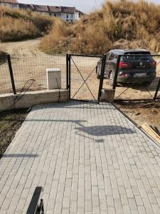 Big house in North with ping-pong table