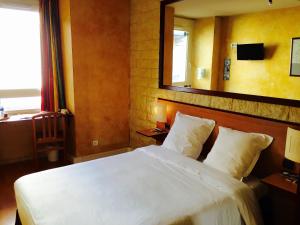 Hotels Hotel Bosquet Pau Centre : photos des chambres