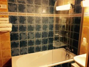 Hotels Hotel Bosquet Pau Centre - Self Check In Budget Hotel : photos des chambres