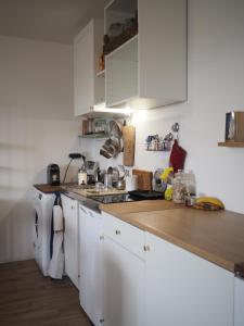 Large studio direct access to Paris center