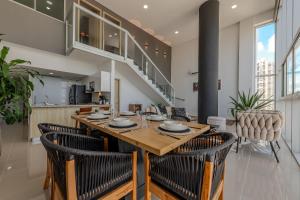 Modern 3BR duplex Apt. Great view and location