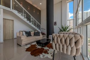 Modern 3BR duplex Apt. Great view and location