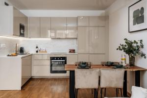 Prague Days - One-bedroom Apartment with Garage Parking and Balcony