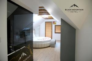 BlackMountain Hotel