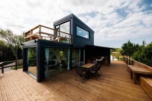 Mereäärne maja ilusa vaatega