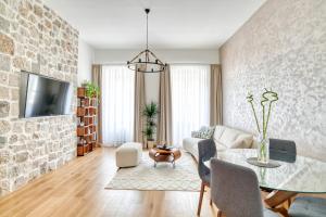 Luxury Main Square apartment by MN Property