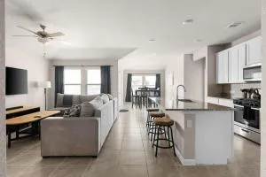 Charming 4BR Home w Spacious Backyard in Hutto - Jonah