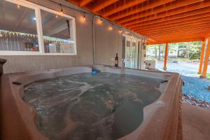 Grand Antilia - 6BR w Hot Tub,GameRoom & BonusRoom
