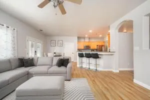 Central Bliss near parks & shops - Taft