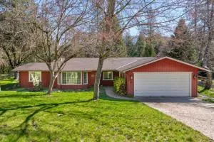 The Mountain House near Yosemite - Elliott Corner