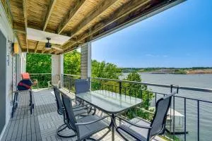 Waterfront Gem with Balcony and Views in Osage Beach - Kaiser