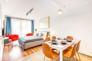 Central - NEW - with Sunny Balcony