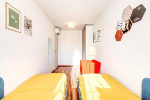 Central - NEW - with Sunny Balcony