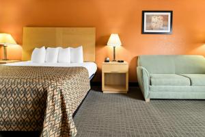King Room - Non-Smoking room in Best Western Paducah Inn