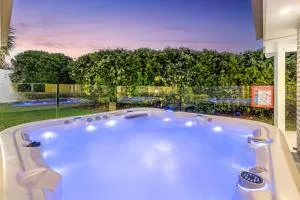 Salty Pause at Bondi House - with Spa and Pet Friendly! - Kingscliff