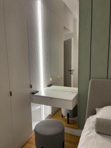 Emerald Gems in Limaks Central Diamond Residences in Skopje with Free Private Parking & Fast Wi-Fi