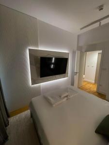 Emerald Gems in Limaks Central Diamond Residences in Skopje with Free Private Parking & Fast Wi-Fi