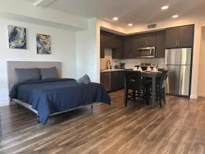 Awesome Loft at Hollywood FREE Parking - Hollywood