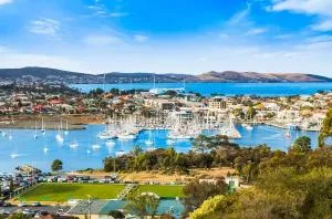 Leura Bayview Retreat - close to CBD&Air port - 蒙塔古湾